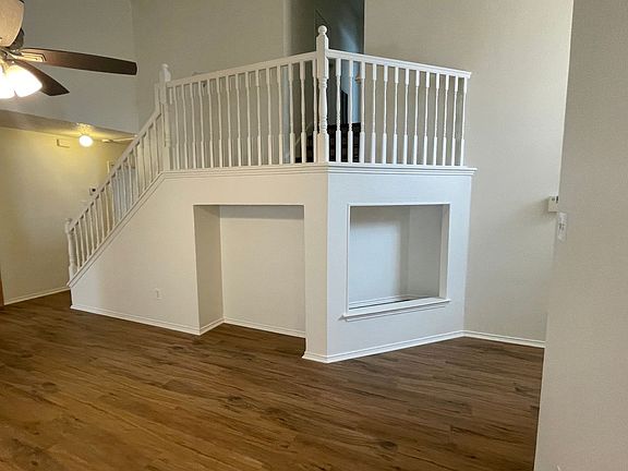3rd image of 1418 Chaucer Dr