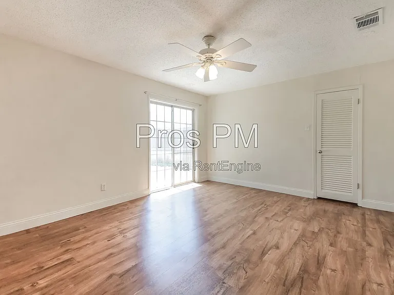 9512 Amberton Pkwy — Photo 13
