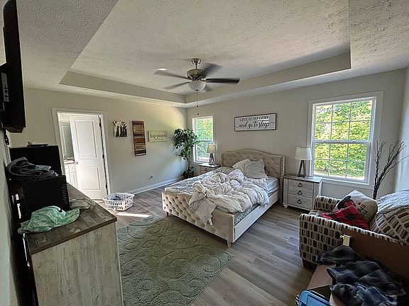 3rd image of 124 Sawgrass Ave