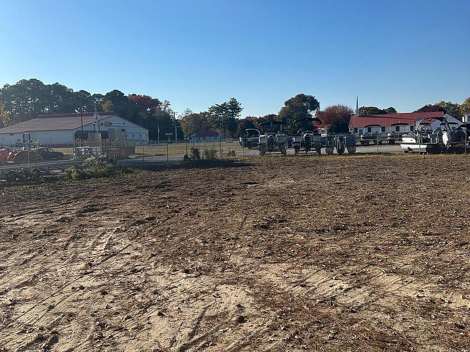 2nd image of 40 Myrtle Ave