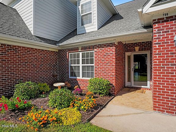 3rd image of 786 Foxtail Drive