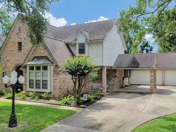 116 Dewberry Dr, Lake Jackson, TX 77566
