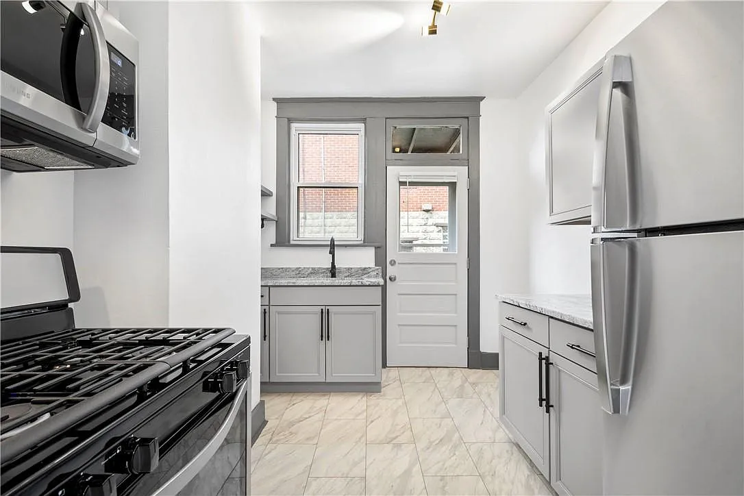2 bed, 1300 sqft, $1,450 — Photo 4