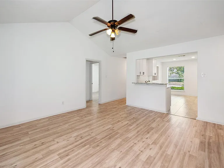 1 Ollerton Dr — Photo 11