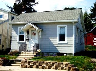 33 E York Ave, Spring Grove, PA 17362