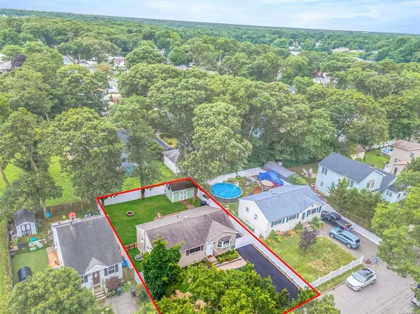 80 Newman Street, Patchogue, NY 11772