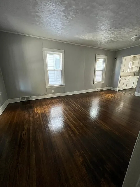 62 Miller St - Dn — Photo 2
