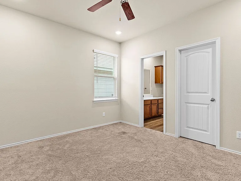 343 Green Valley Dr — Photo 7