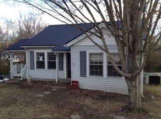 203 Railroad St, White Bluff, TN 37187
