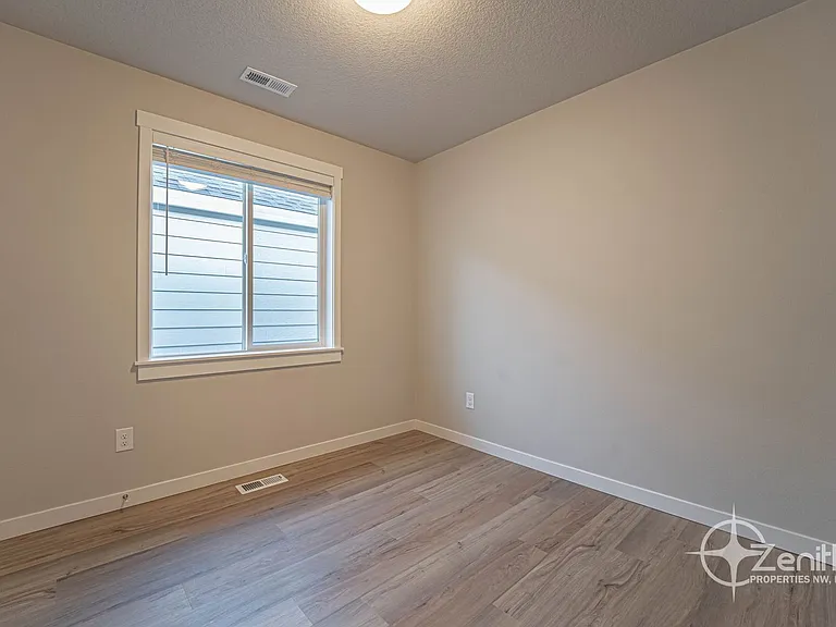 4919 NE 2nd Ct — Photo 14