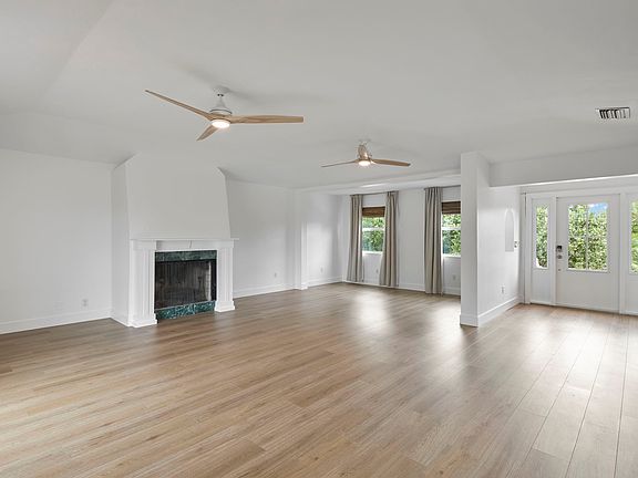 4th image of 9446 Beverly Ln