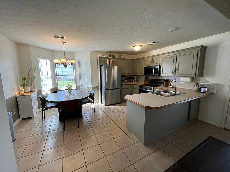 98 Rosebud Cir — Photo 5