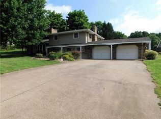 584 Arona Rd, New Stanton, PA 15672