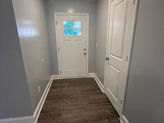 2nd image of 186 Oak St