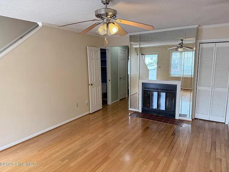 2907 Cedar Creek Rd #E — Photo 3