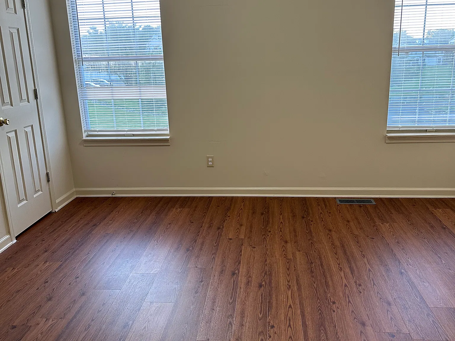 2 bed, 2.5 bath, $1,000 — Photo 4