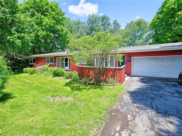 50 Broad Rd, Oromocto, NB E2V 1C2