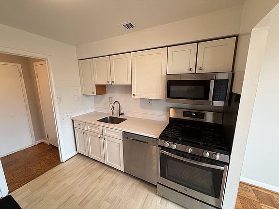3rd image of 4201 Cherry Hill Rd APT 302