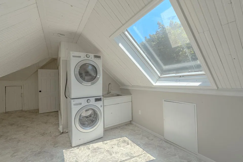 1 bed, 700 sqft, $1,000 — Photo 3