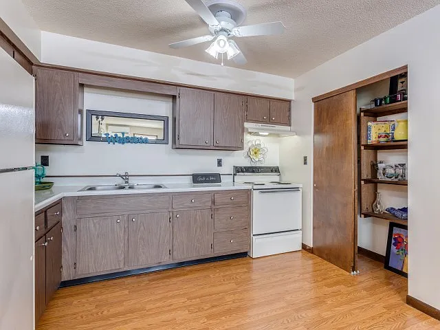 Westgate Apartments — Photo 28