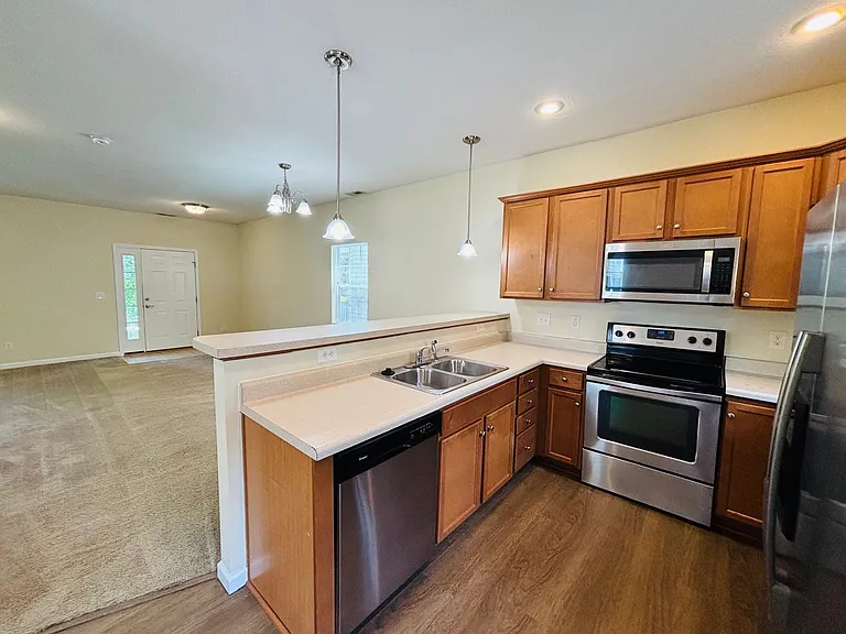 1725 Aden Ln — Photo 18