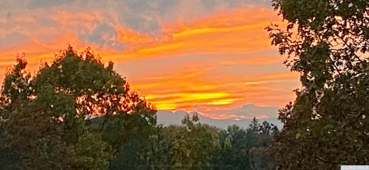 19 Fairview Ave, Chatham, NY 12037 Zillow