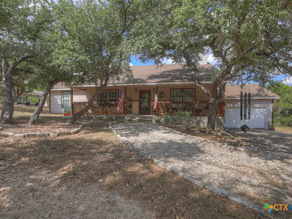 911 Heritage Hl, Canyon Lake, TX 78133