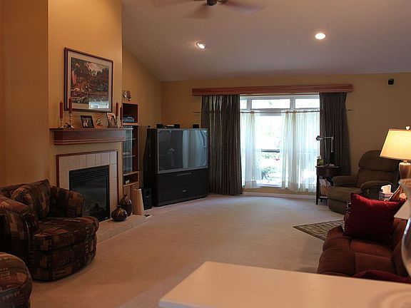 4th image of 1418 Cambridge Blvd