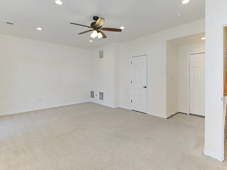 21510 Iredell Ter — Photo 18