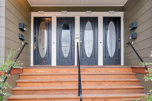 2717 NE Buxton St — Photo 3