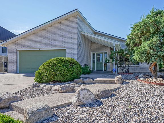 2nd image of 12820 Lillian Pl NE
