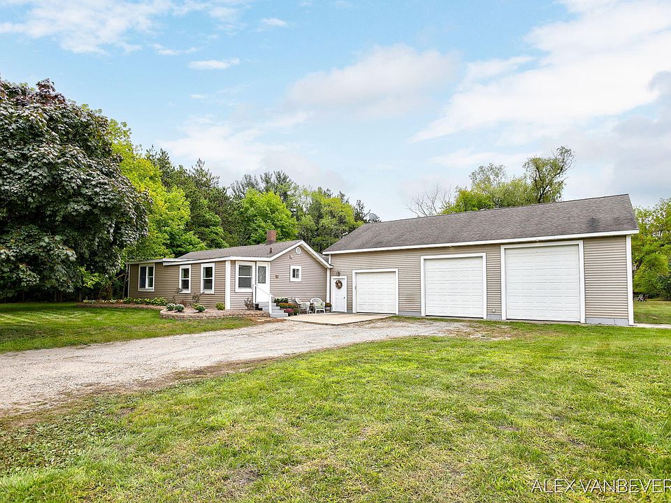 15434 Lincoln St, Grand Haven, MI 49417 Zillow