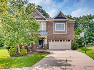 9741 Ridgeforest Dr, Charlotte, NC 28277