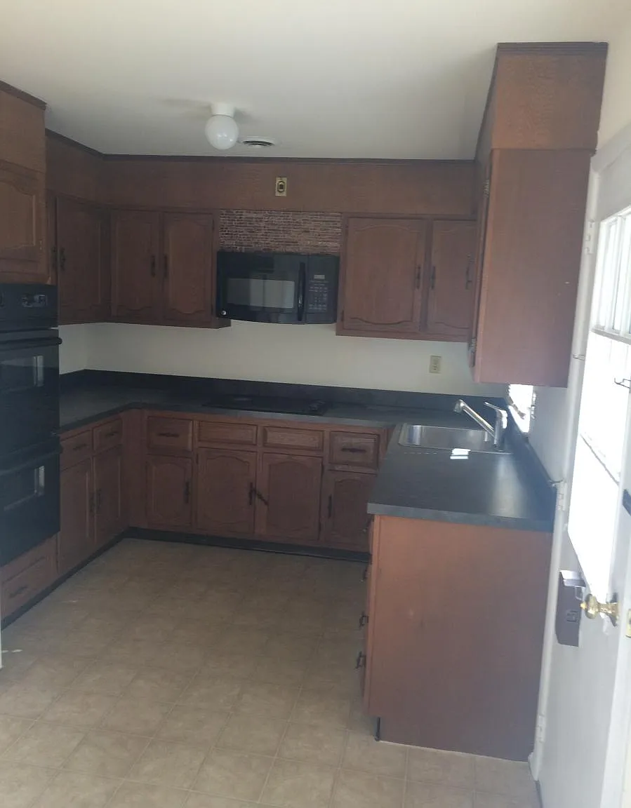 2 bed, 1238 sqft, $1,900 — Photo 2