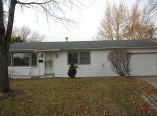 130 Pueblo Rd, Carpentersville, IL 60110