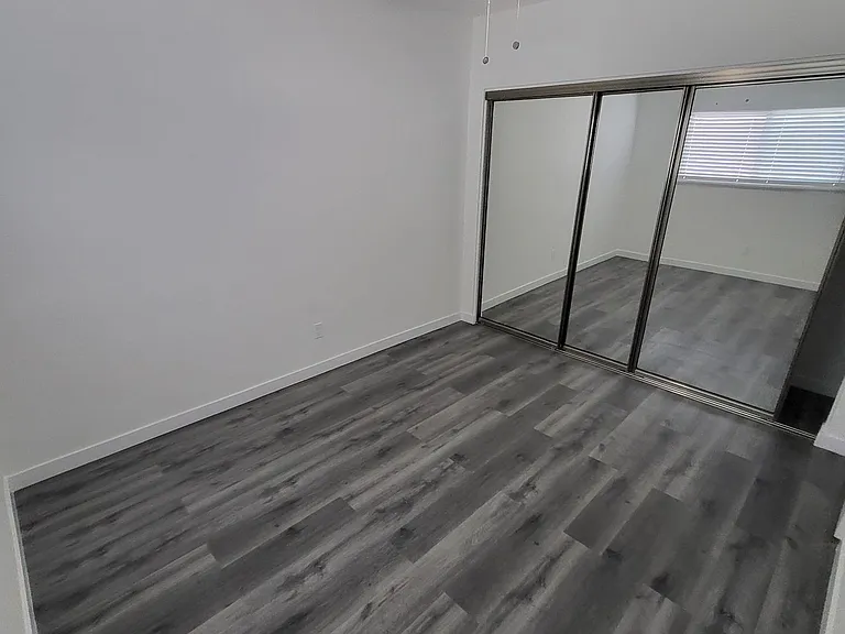 611 S Fir Ave — Photo 5