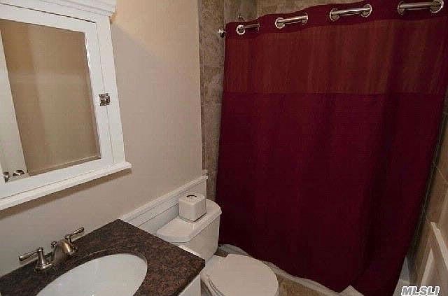 2nd image of 1112 Iris Pl