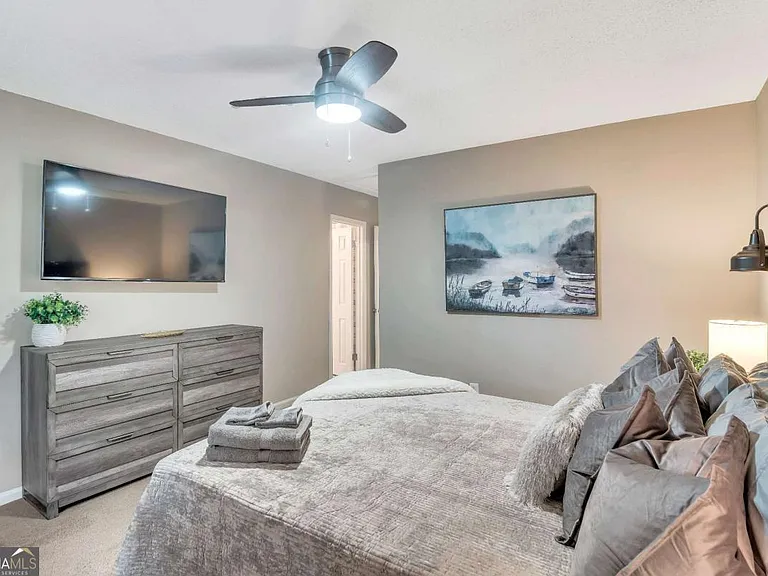 1114 Falling Water Dr SE — Photo 13