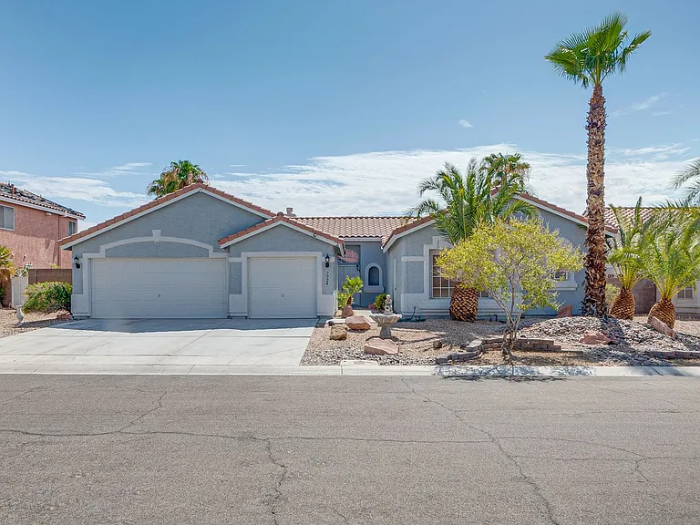 7724 Rye Canyon Dr — Photo 2