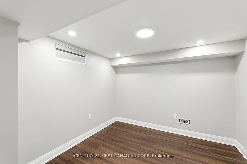London House for rent - 6 Bedrooms — photo 22