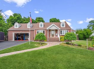 56 Avenue K, Kings Park, NY 11754