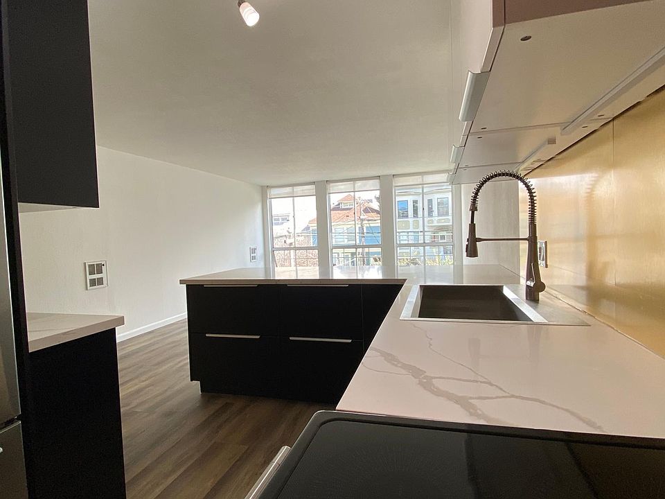 1st image of 250 Connecticut St #4