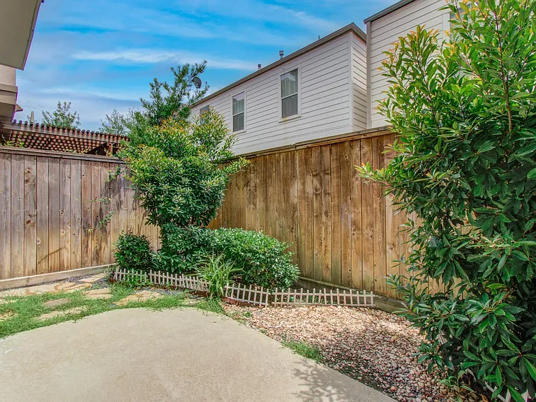 11023 Acorn Falls Dr — Photo 26