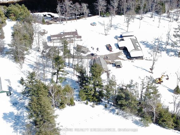 5th image of 1246 Howland Junction Rd