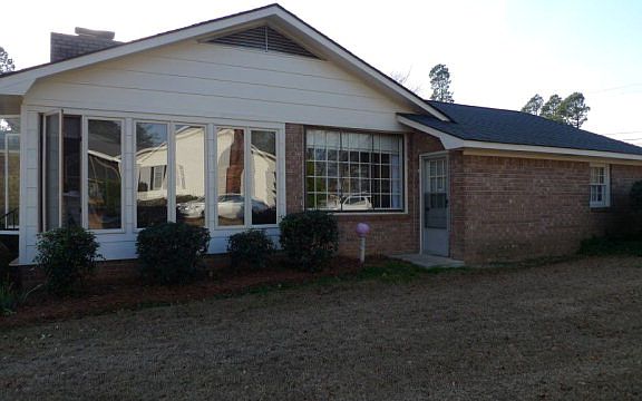 3rd image of 429 Hodges Dr
