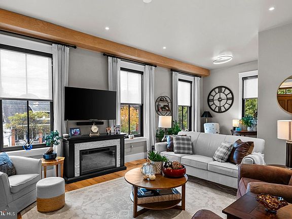 3rd image of 1116 Belmont Ave