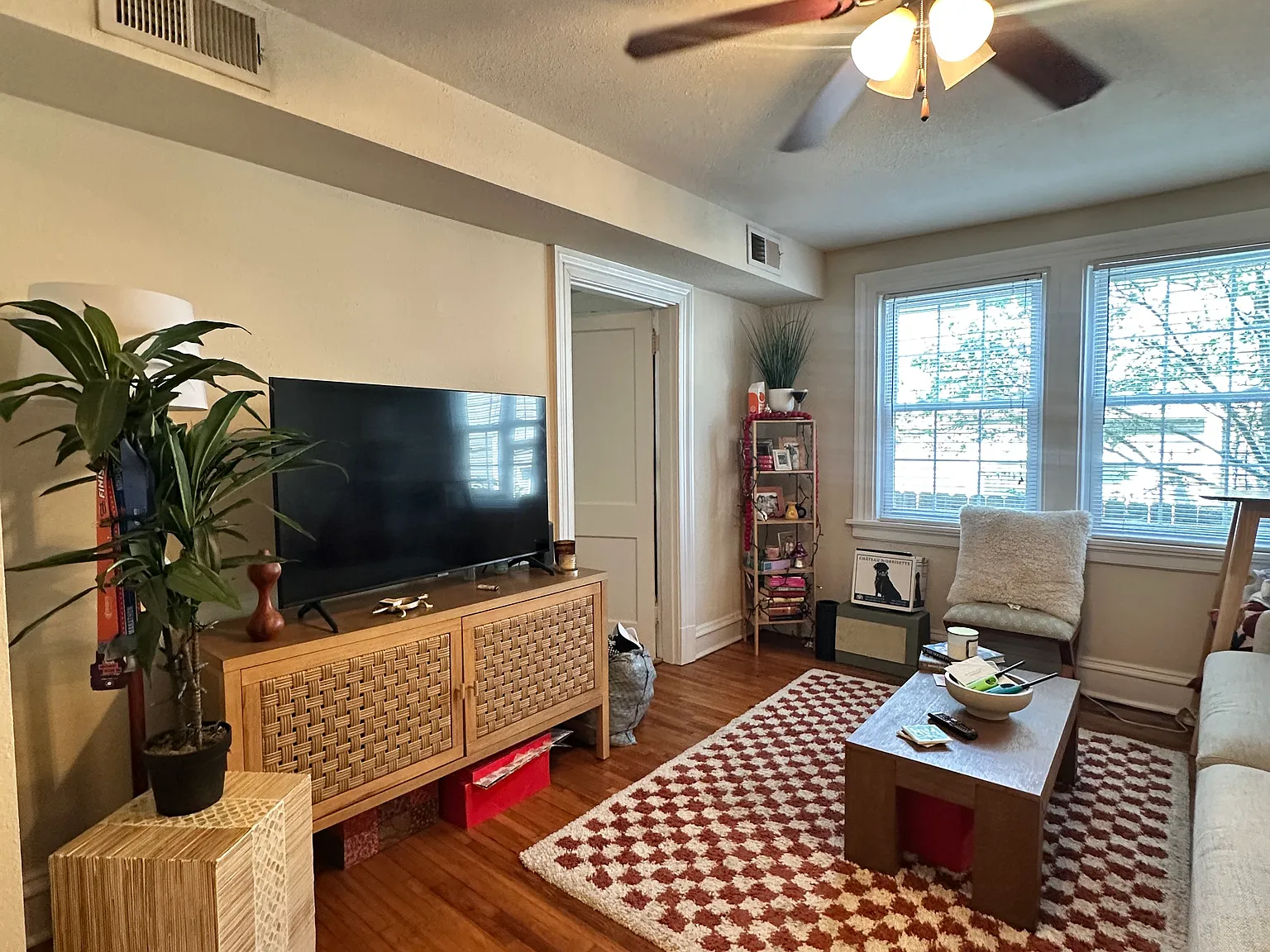 1 bed, $1,300 — Photo 4