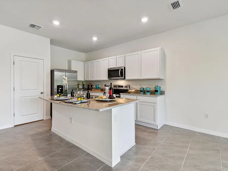 32935 Regent Canal St — Photo 23