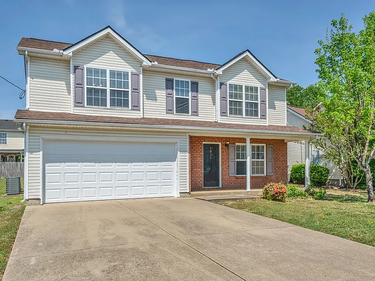 1036 Cheryl Ln — Photo 2