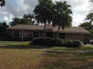 9231 E Calusa Club Dr, Miami, FL 33186